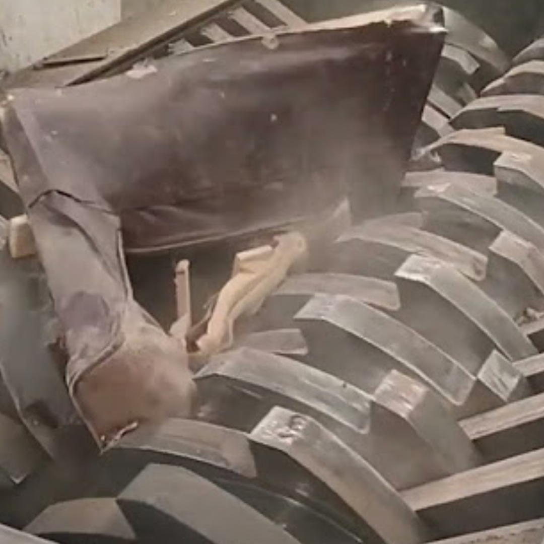 destruição-de-sofá